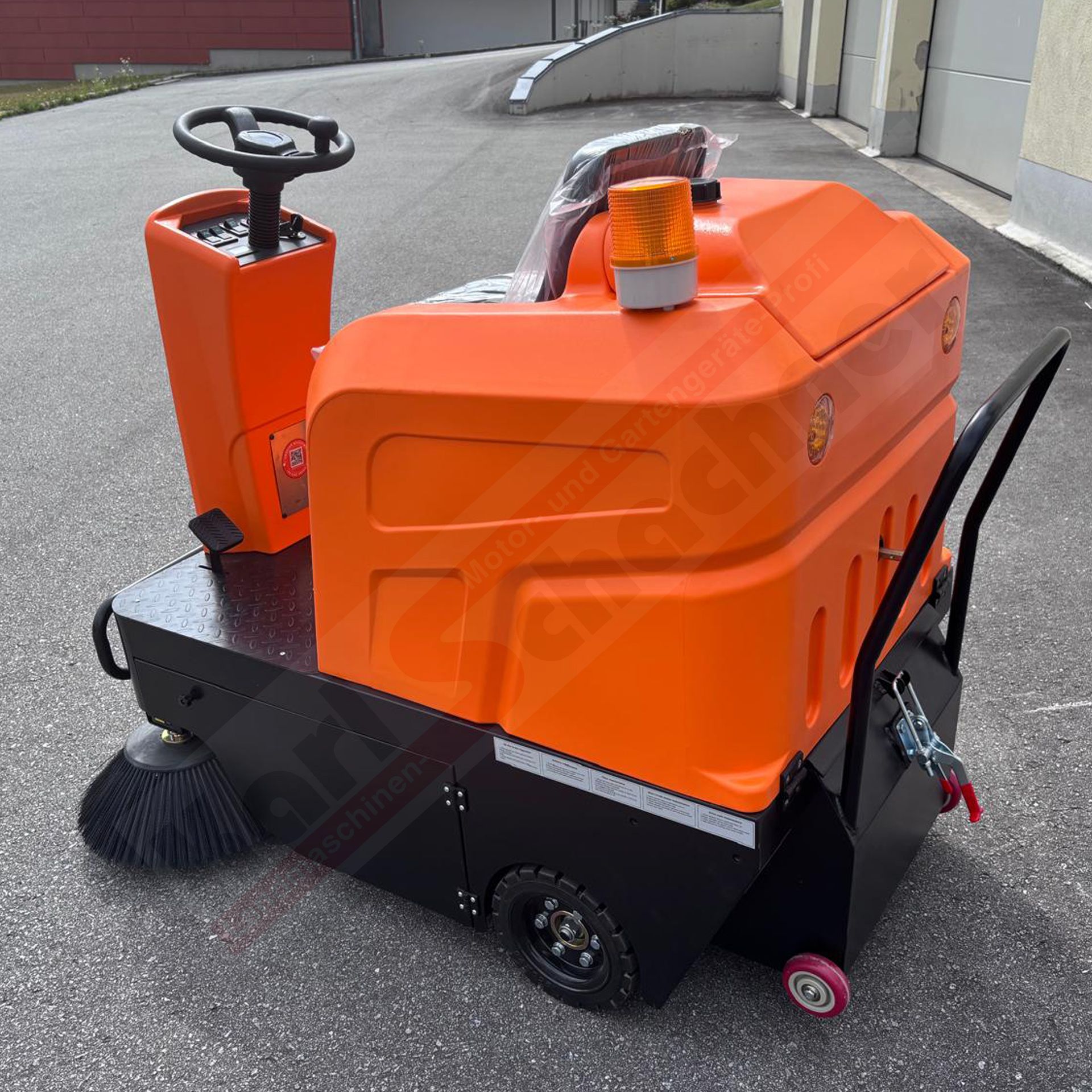 Akku Aufsitz-Kehrmaschine KM80-PRO