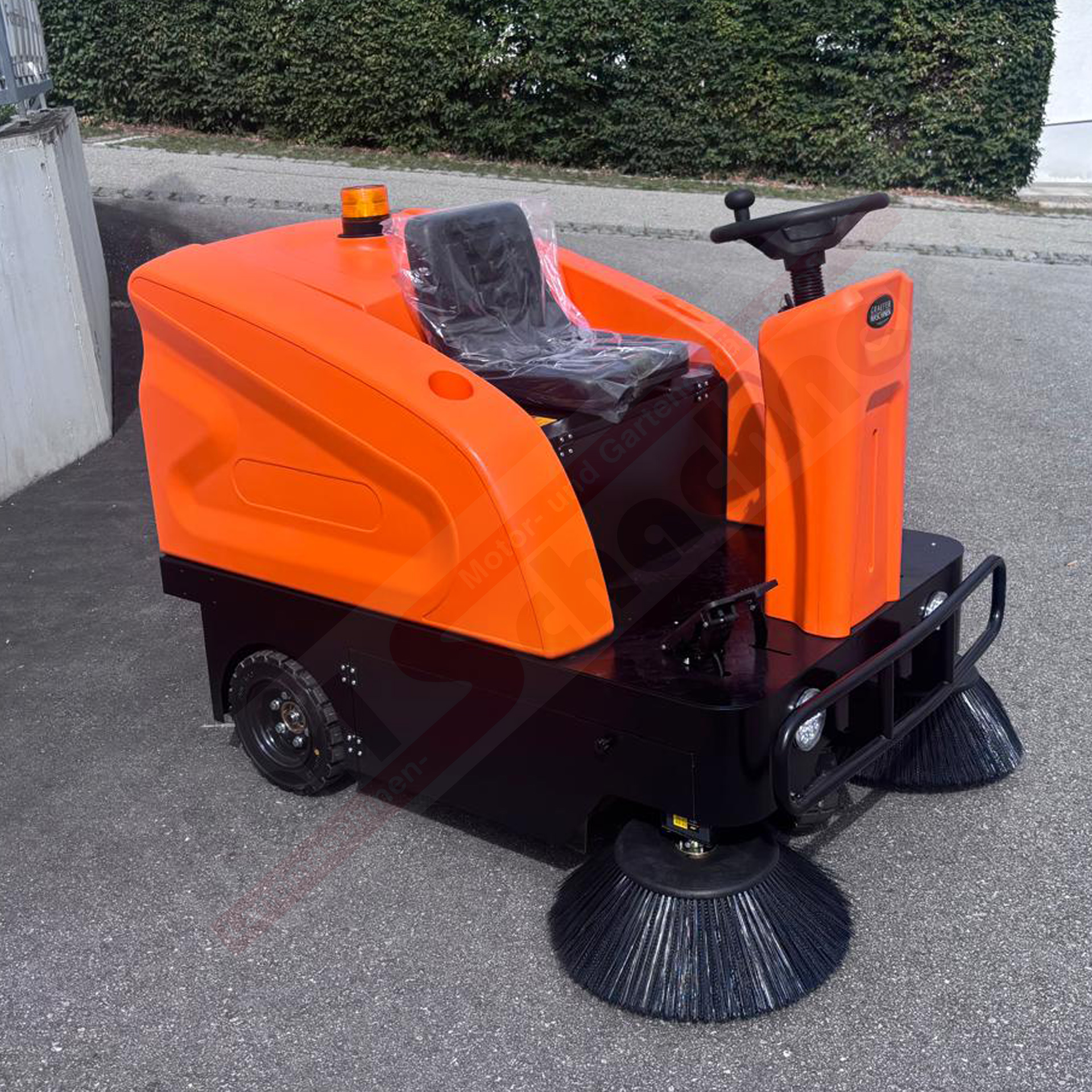 Akku Aufsitz-Kehrmaschine KM120-PRO